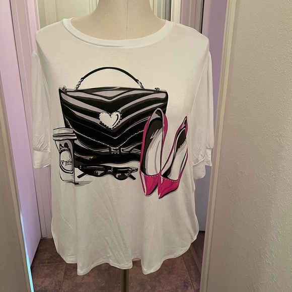 Plus Size Top New With Tags - Picture 2 of 3